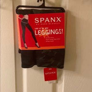 NWT Look At Me Now Leggings - Green Camo